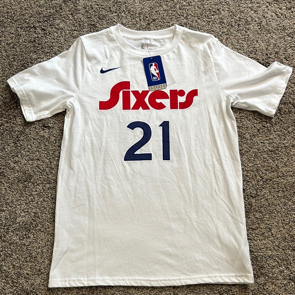 Nike Embiid T-Shirt size M NWT (Boys)